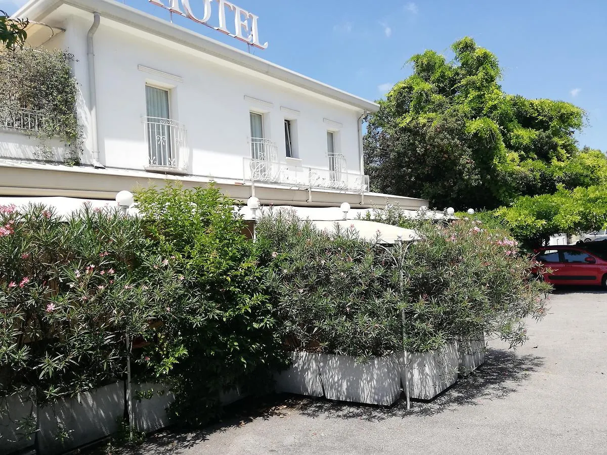 Hotel Ristorante Ca' Nova Veneza 3*,