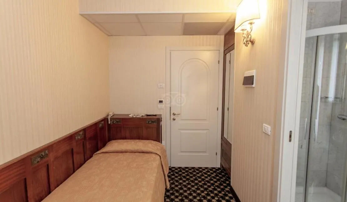 Hotel Ristorante Ca' Nova Venecia 3*,  Italia
